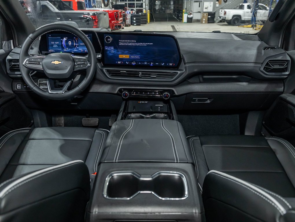 Chevrolet Silverado EV  2026 à St-Jérôme, Québec - 4 - w1024h768px