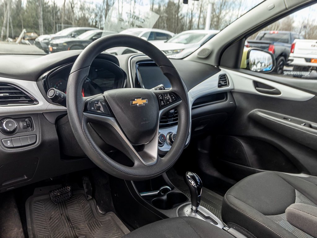 2017 Chevrolet Spark in St-Jérôme, Quebec - 3 - w1024h768px
