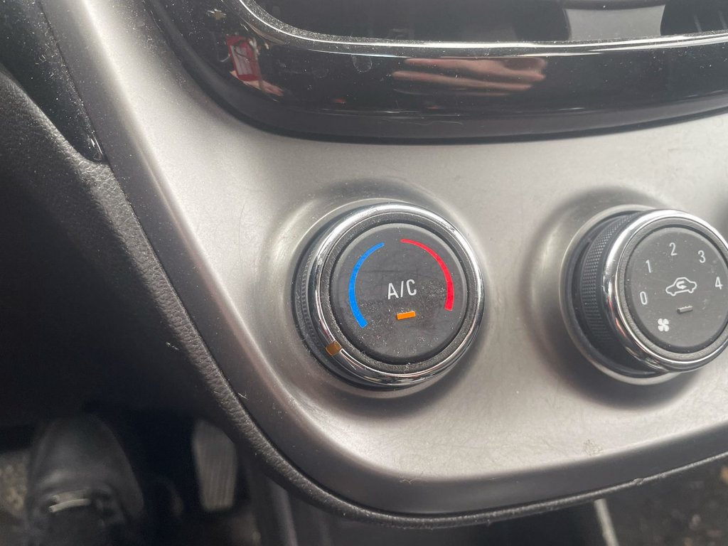 2019 Chevrolet Spark in St-Jérôme, Quebec - 13 - w1024h768px