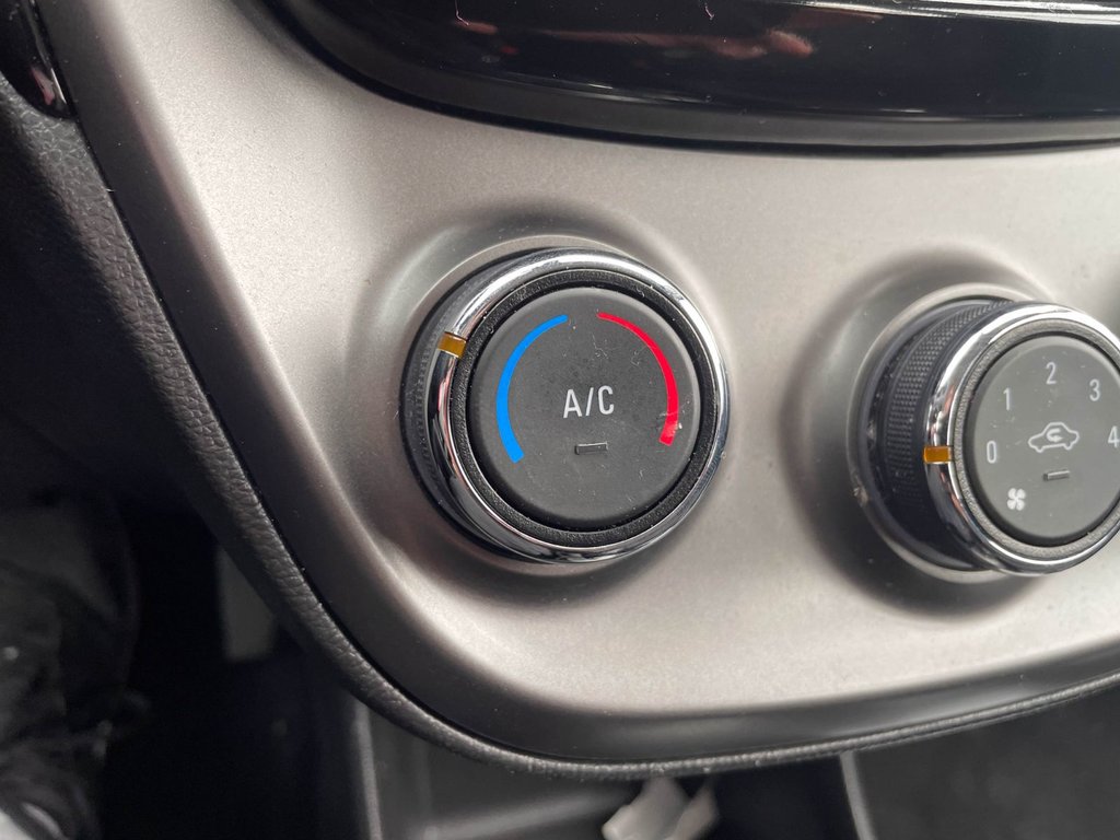 Chevrolet Spark  2022 à St-Jérôme, Québec - 13 - w1024h768px