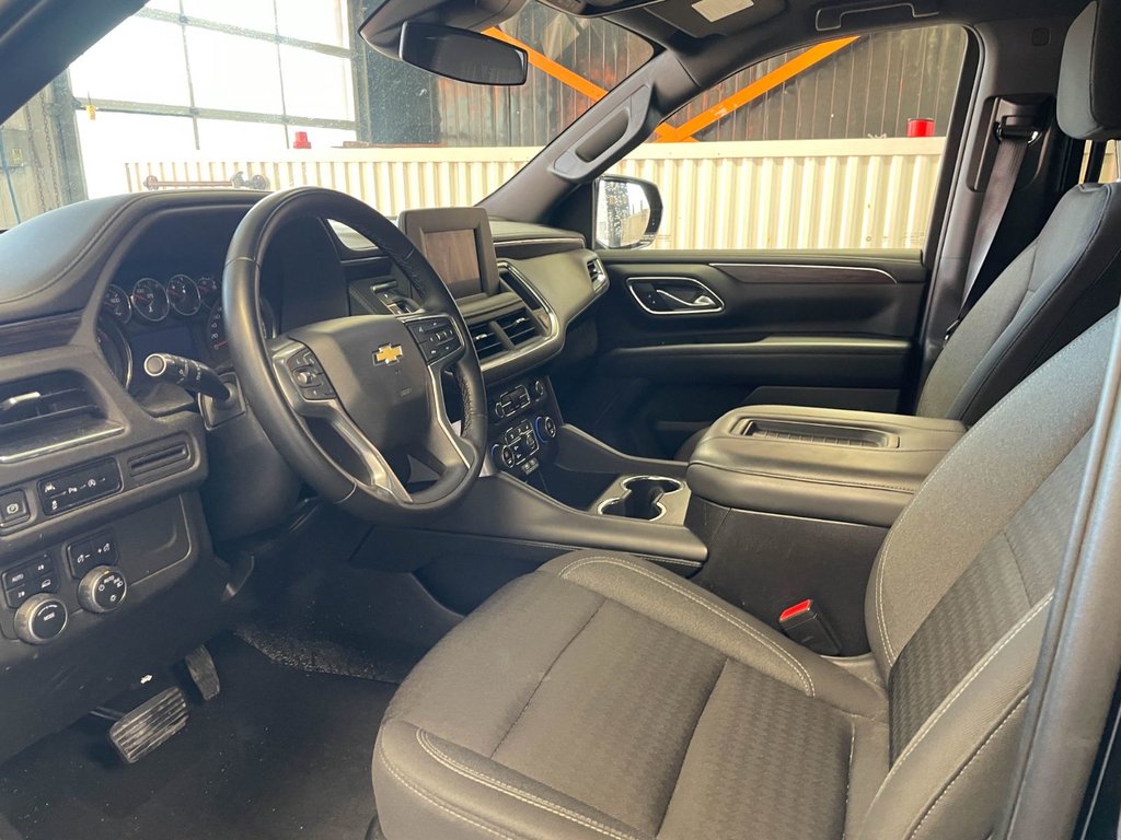 2023 Chevrolet Suburban in St-Jérôme, Quebec - 3 - w1024h768px