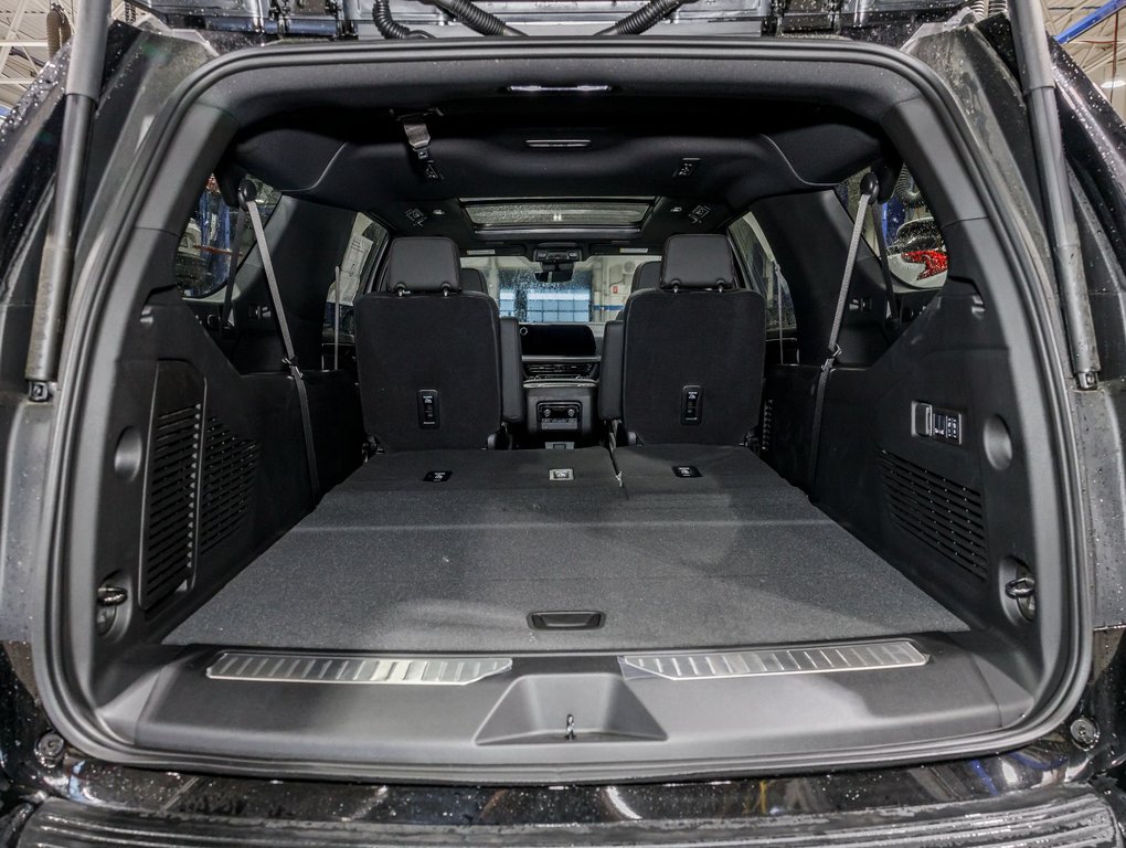 Chevrolet Suburban  2025 à St-Jérôme, Québec - 34 - w1024h768px