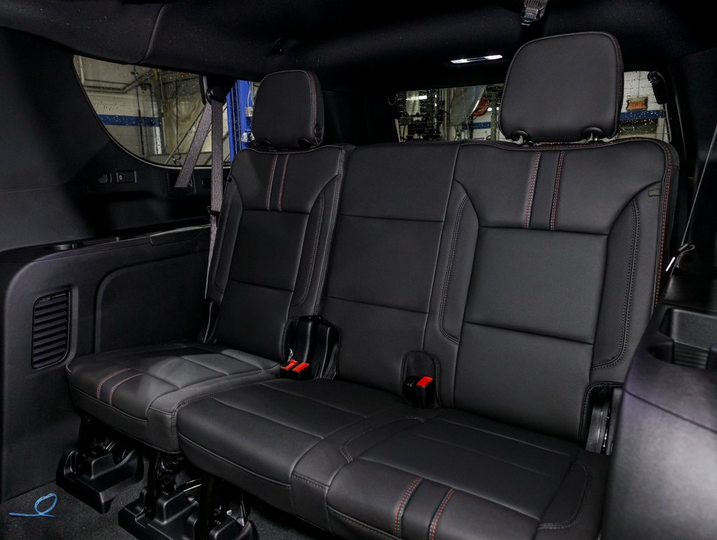 Chevrolet Suburban  2025 à St-Jérôme, Québec - 31 - w1024h768px