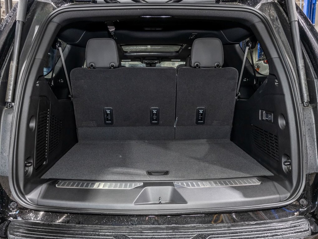 Chevrolet Suburban  2025 à St-Jérôme, Québec - 33 - w1024h768px