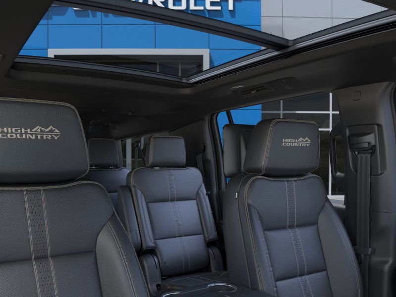 Chevrolet Suburban  2025 à St-Jérôme, Québec - 24 - w1024h768px