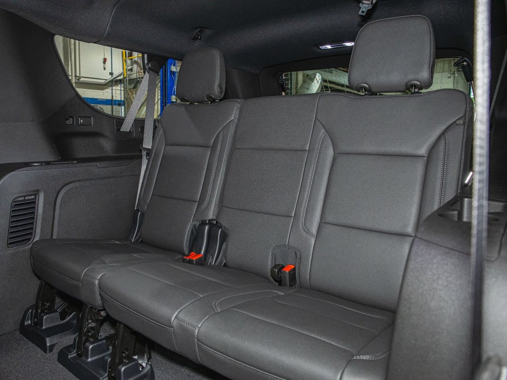 Chevrolet Suburban  2025 à St-Jérôme, Québec - 32 - w1024h768px