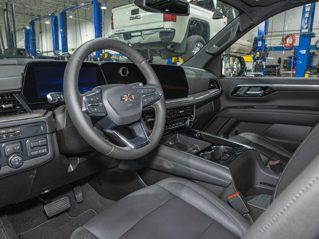 Chevrolet Suburban  2025 à St-Jérôme, Québec - 12 - w1024h768px