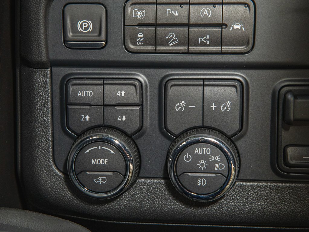 Chevrolet Suburban  2025 à St-Jérôme, Québec - 24 - w1024h768px