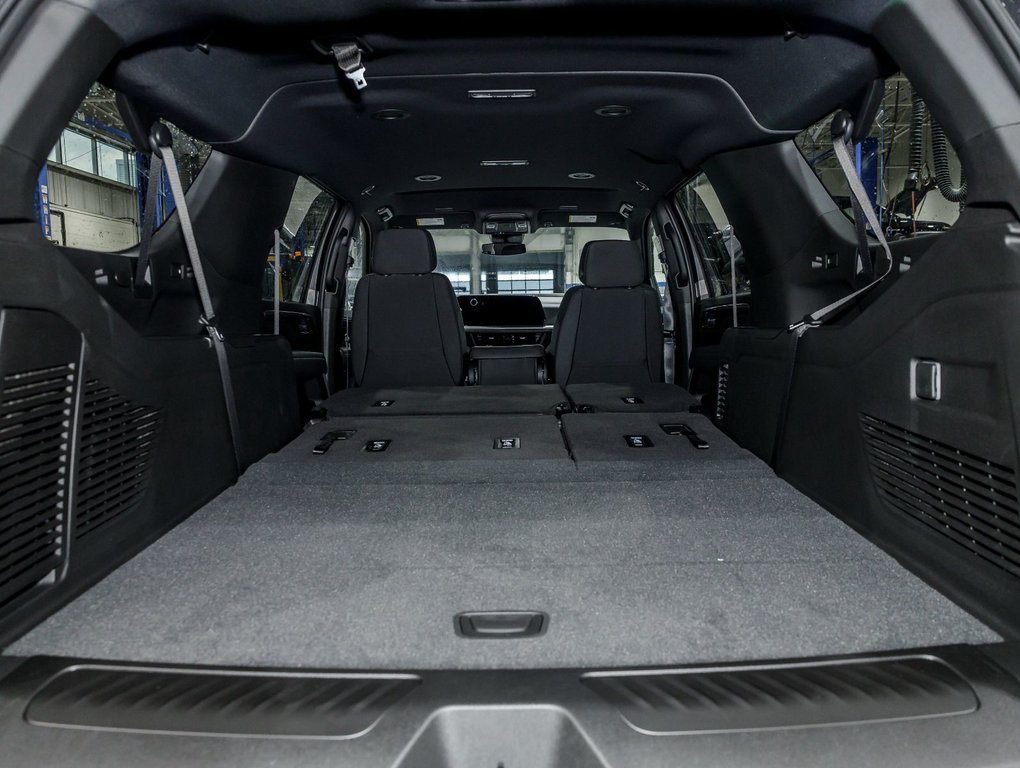 Chevrolet Suburban  2025 à St-Jérôme, Québec - 33 - w1024h768px