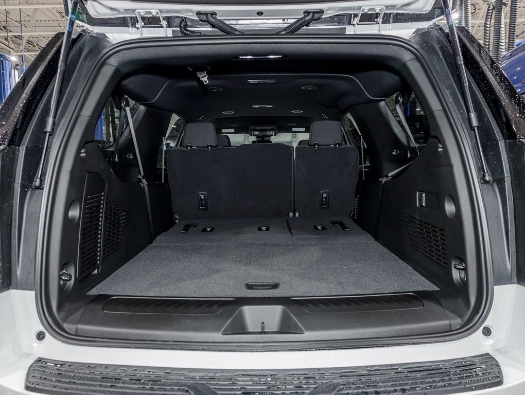 Chevrolet Suburban  2025 à St-Jérôme, Québec - 32 - w1024h768px