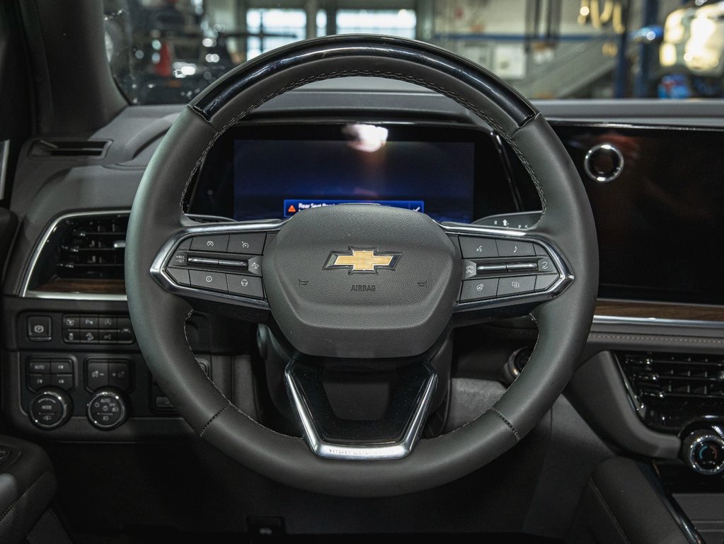 2025 Chevrolet Suburban in St-Jérôme, Quebec - 15 - w1024h768px