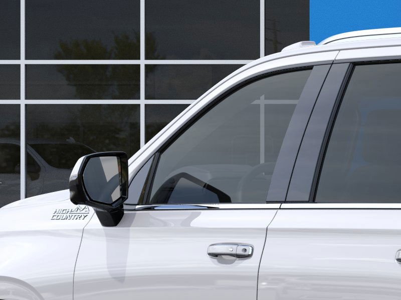 Chevrolet Suburban  2025 à St-Jérôme, Québec - 12 - w1024h768px