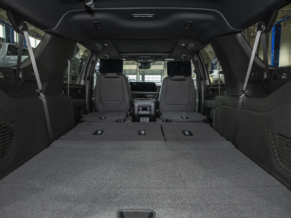 2025 Chevrolet Suburban in St-Jérôme, Quebec - 38 - w1024h768px