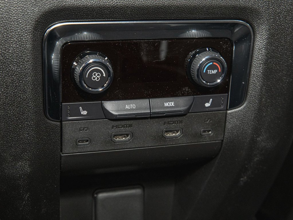 2025 Chevrolet Suburban in St-Jérôme, Quebec - 34 - w1024h768px