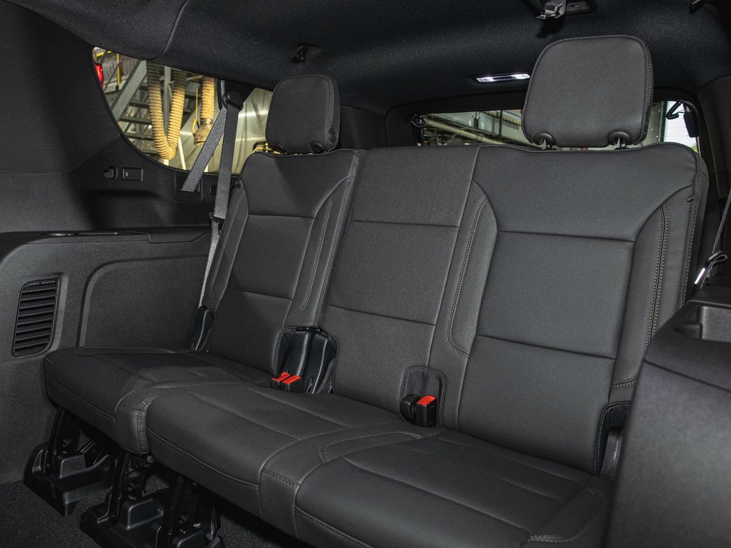 2025 Chevrolet Suburban in St-Jérôme, Quebec - 35 - w1024h768px