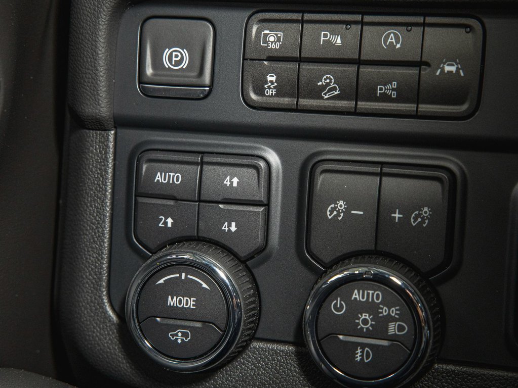 2025 Chevrolet Suburban in St-Jérôme, Quebec - 27 - w1024h768px