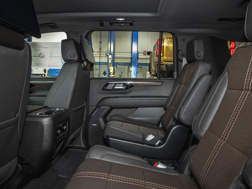 2025 Chevrolet Suburban in St-Jérôme, Quebec - 33 - w1024h768px