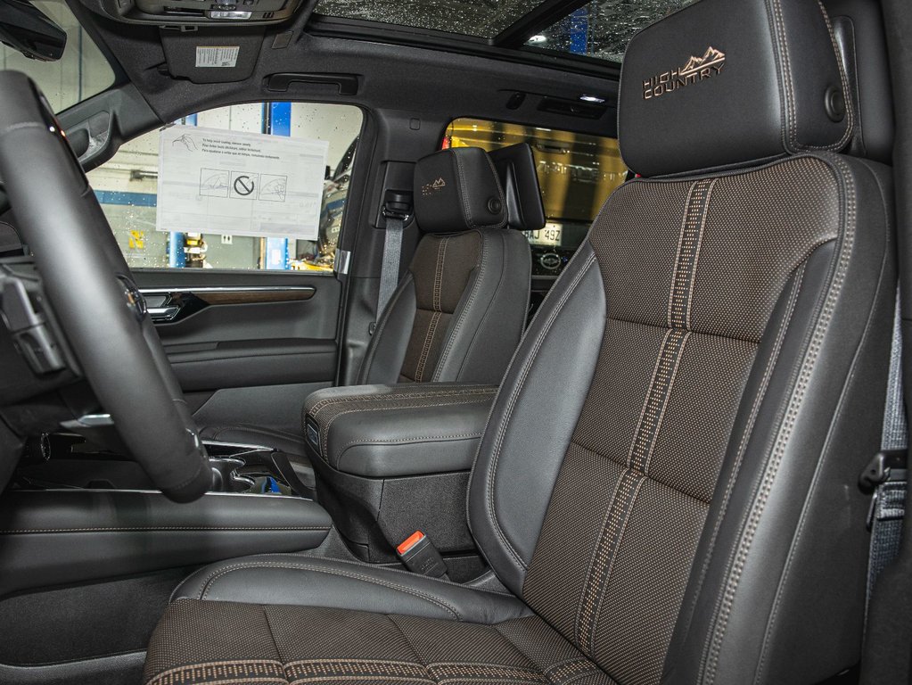 2025 Chevrolet Suburban in St-Jérôme, Quebec - 11 - w1024h768px