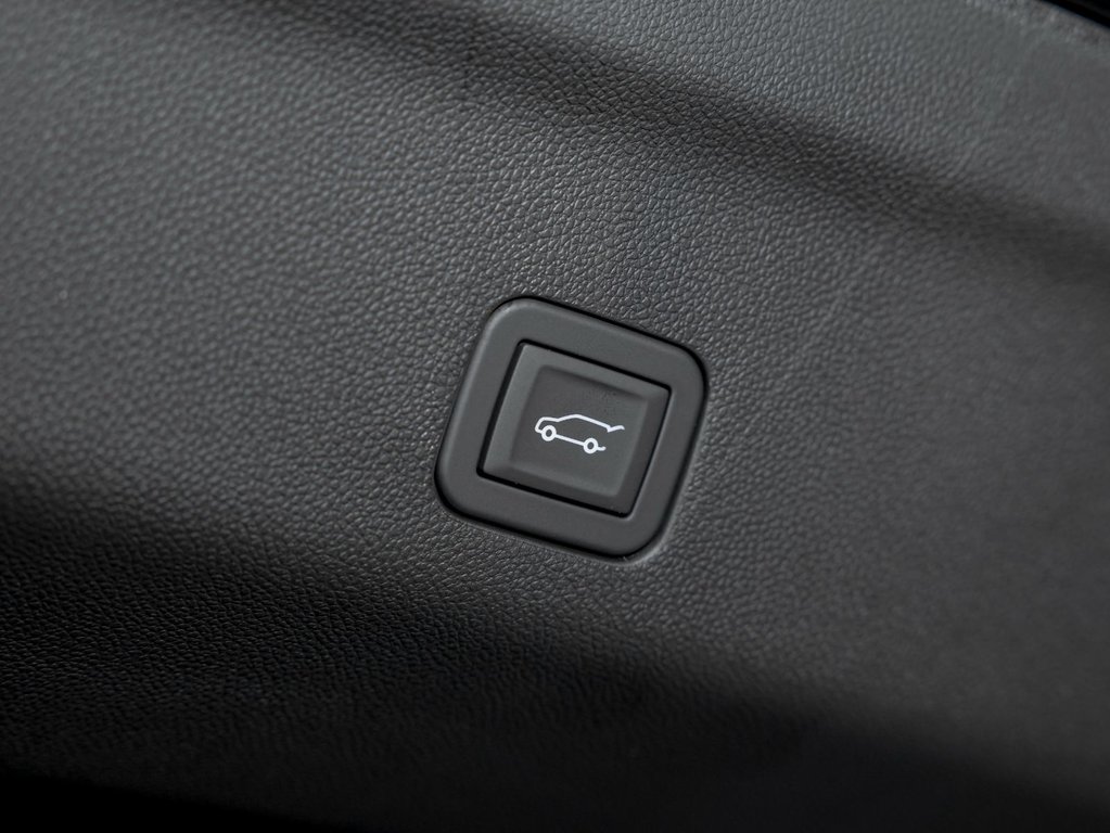 2026 Chevrolet Suburban in St-Jérôme, Quebec - 36 - w1024h768px