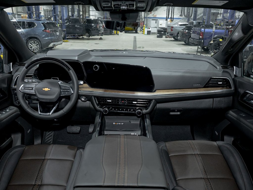 2026 Chevrolet Suburban in St-Jérôme, Quebec - 4 - w1024h768px