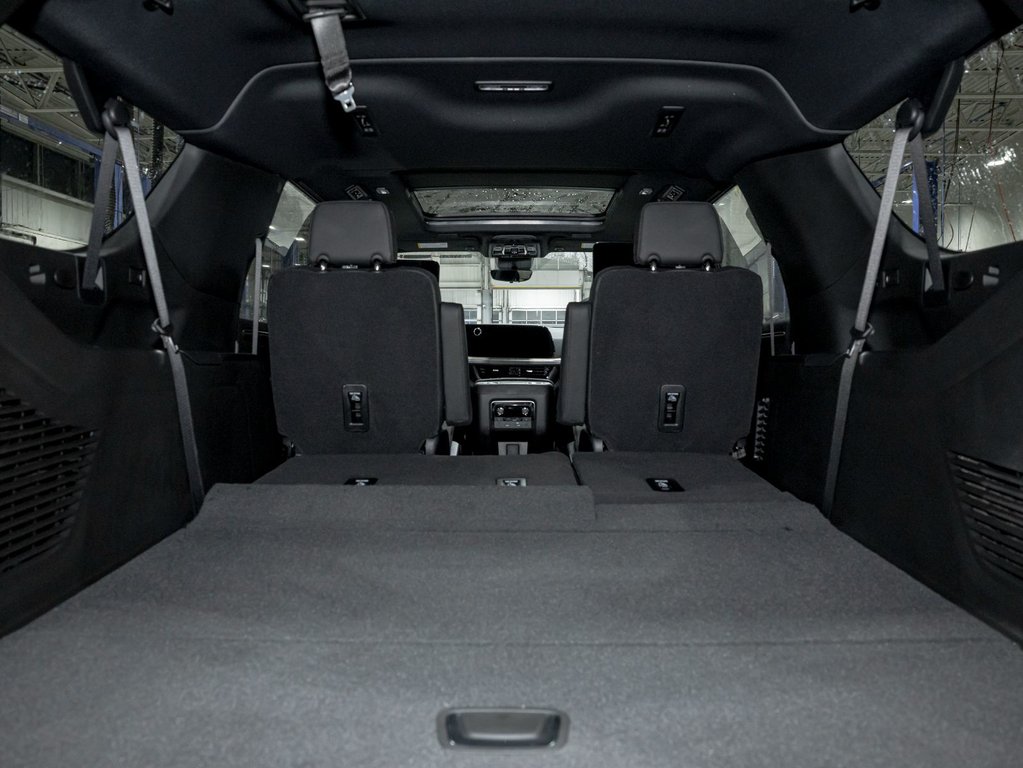 2026 Chevrolet Suburban in St-Jérôme, Quebec - 38 - w1024h768px