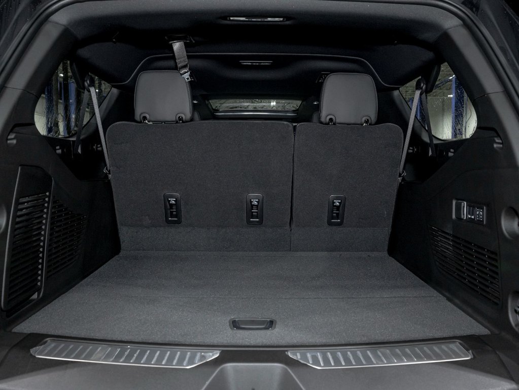 2026 Chevrolet Suburban in St-Jérôme, Quebec - 37 - w1024h768px