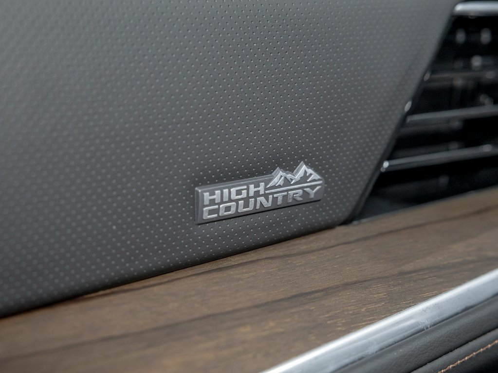 Chevrolet Suburban  2026 à St-Jérôme, Québec - 24 - w1024h768px