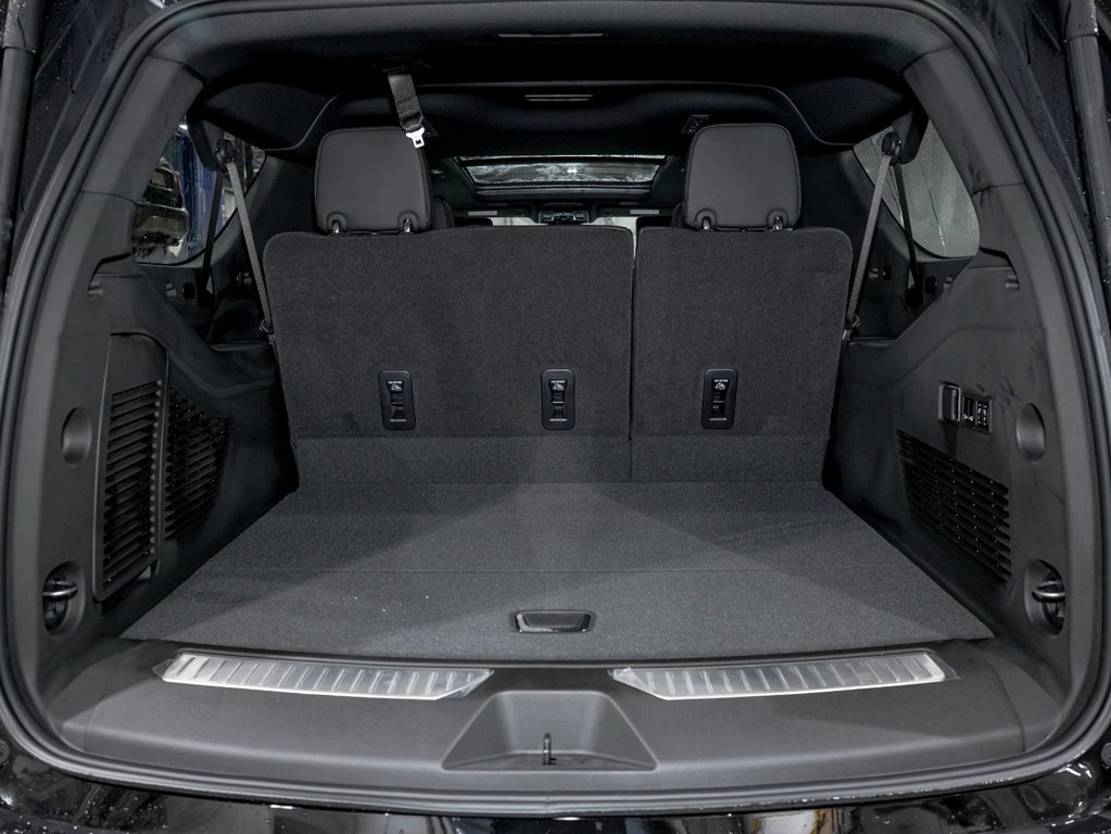 Chevrolet Suburban  2026 à St-Jérôme, Québec - 37 - w1024h768px