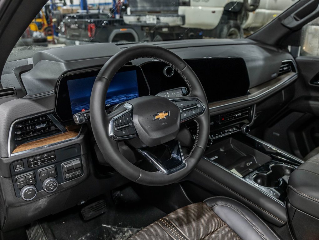 Chevrolet Suburban  2026 à St-Jérôme, Québec - 12 - w1024h768px