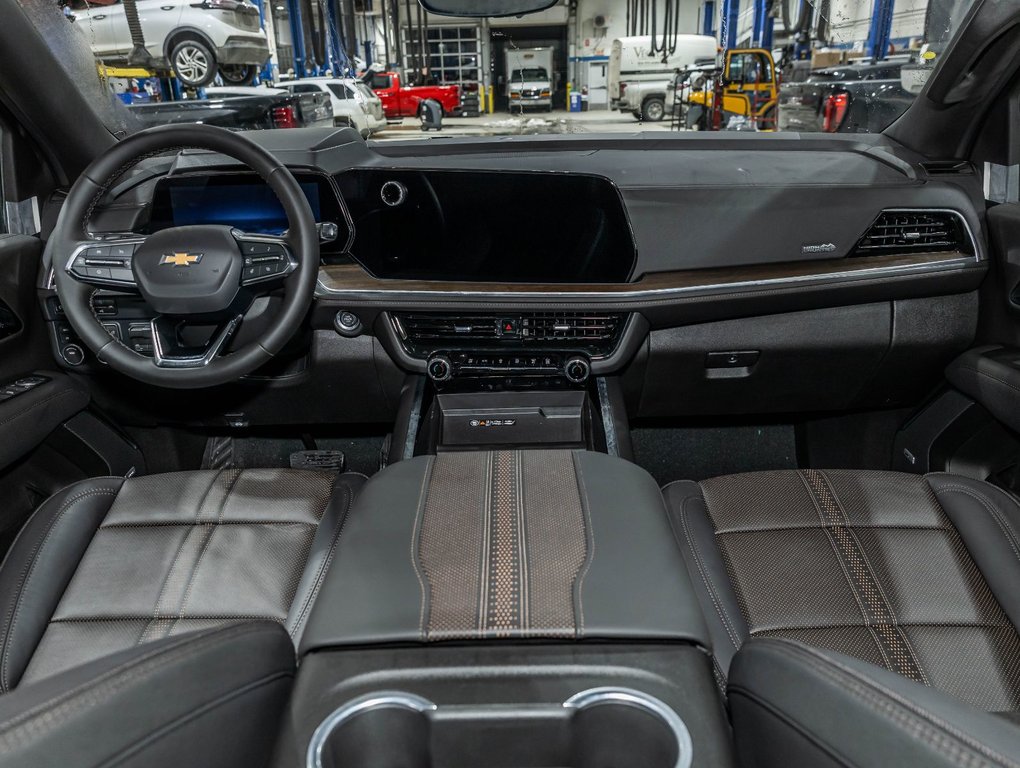 Chevrolet Suburban  2026 à St-Jérôme, Québec - 4 - w1024h768px