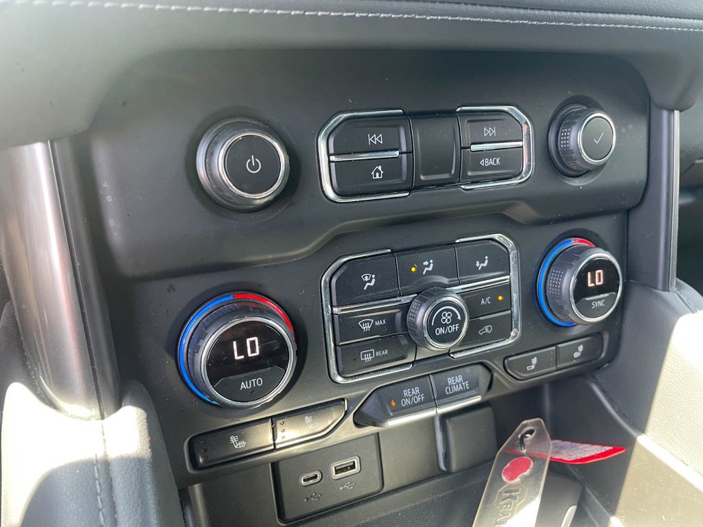 2021 Chevrolet Tahoe in St-Jérôme, Quebec - 13 - w1024h768px