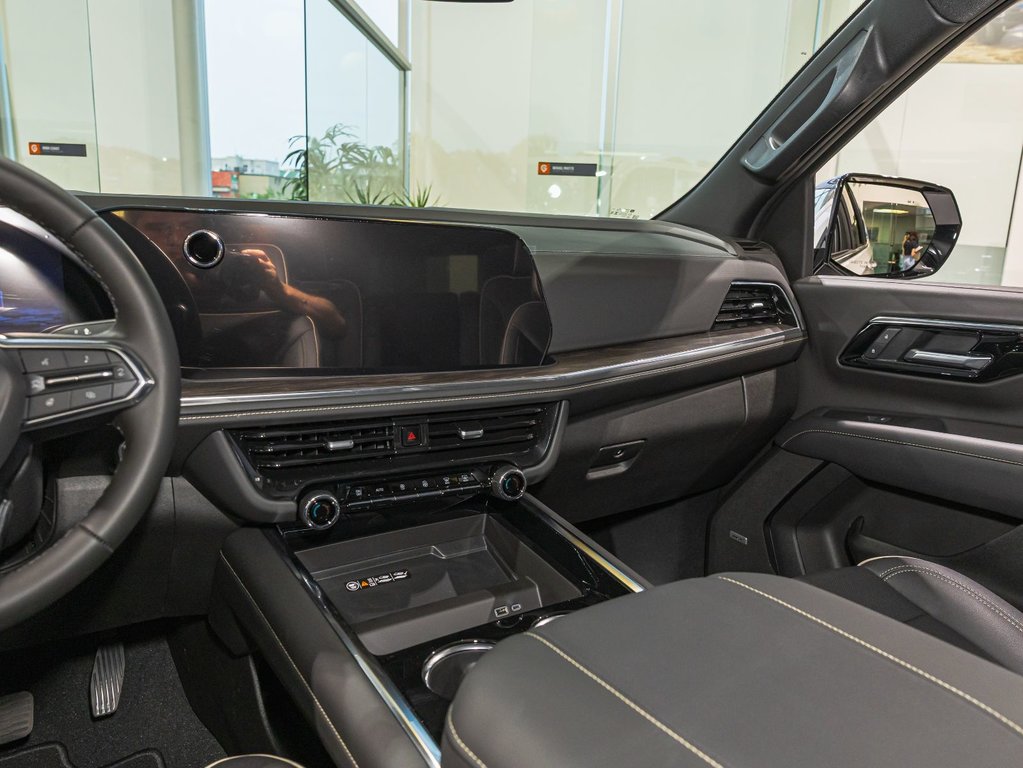 2025 Chevrolet Tahoe in St-Jérôme, Quebec - 19 - w1024h768px