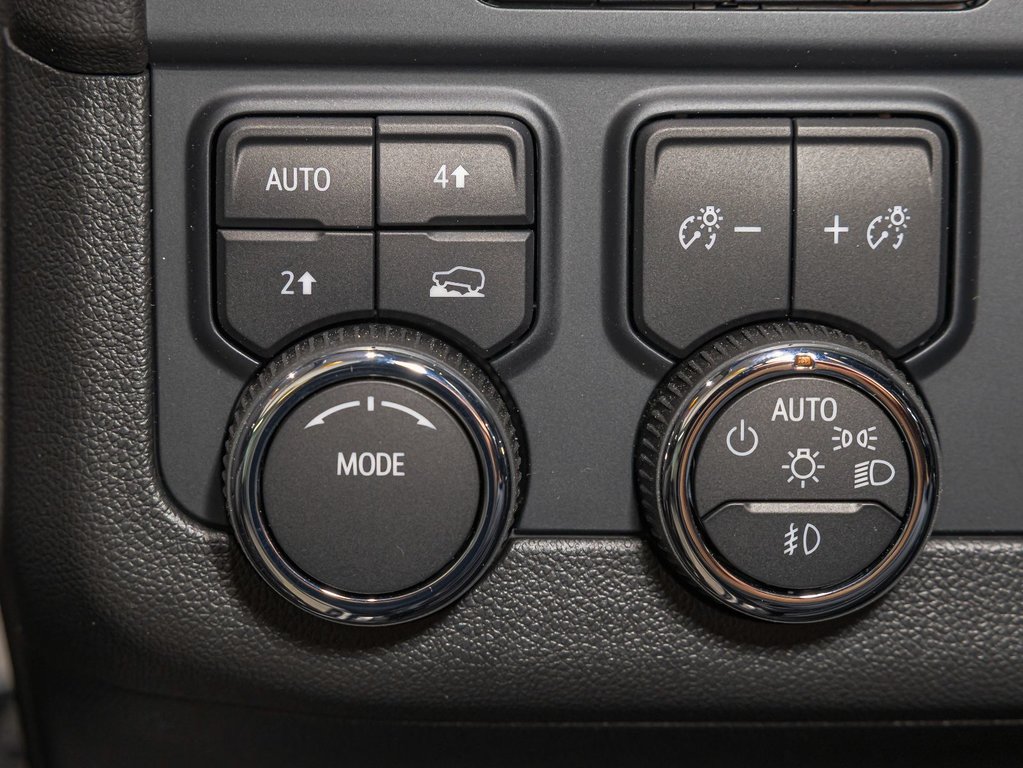 2025 Chevrolet Tahoe in St-Jérôme, Quebec - 23 - w1024h768px