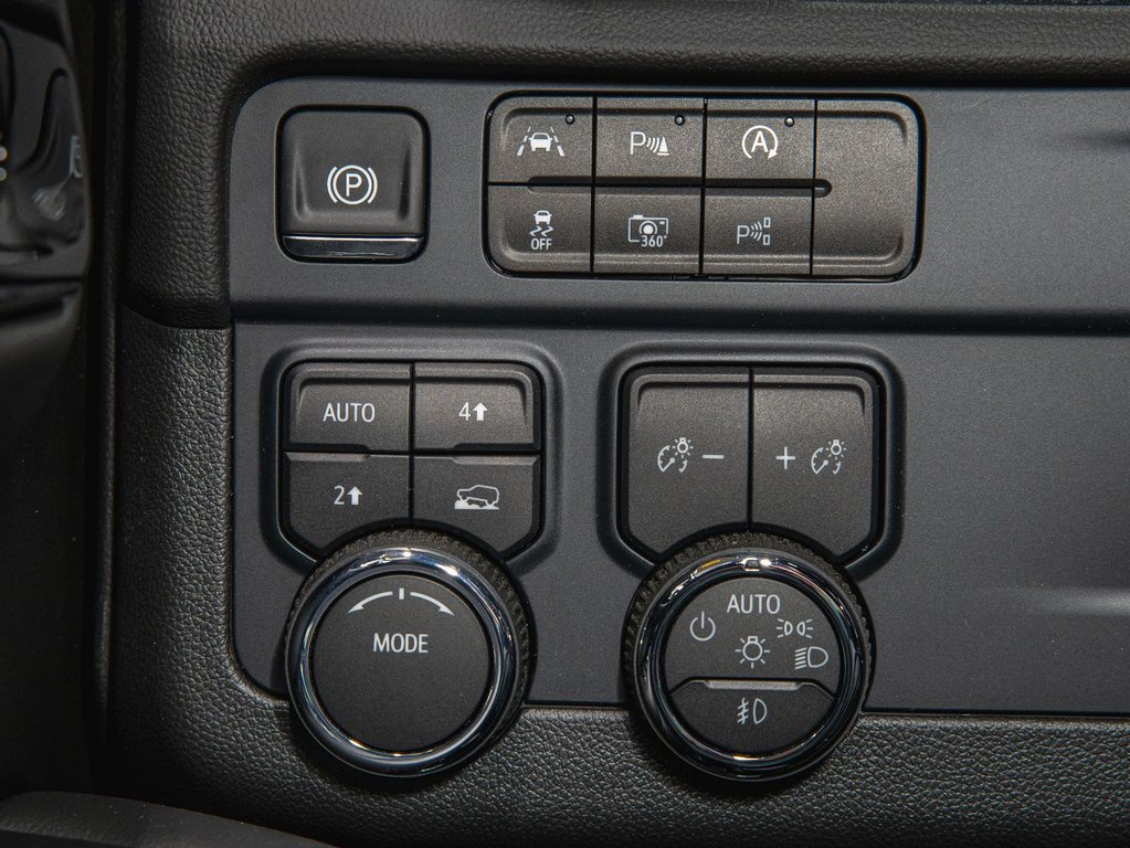 2025 Chevrolet Tahoe in St-Jérôme, Quebec - 23 - w1024h768px