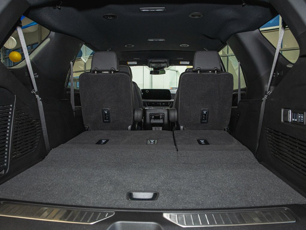 2025 Chevrolet Tahoe in St-Jérôme, Quebec - 33 - w1024h768px