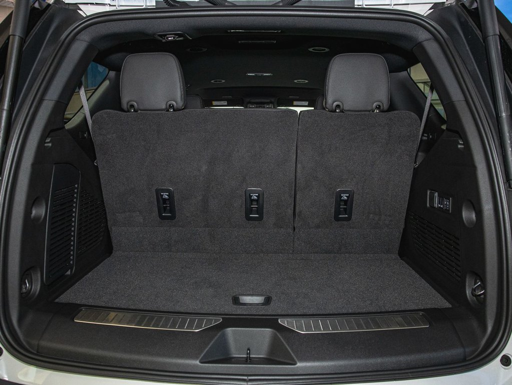 2025 Chevrolet Tahoe in St-Jérôme, Quebec - 32 - w1024h768px