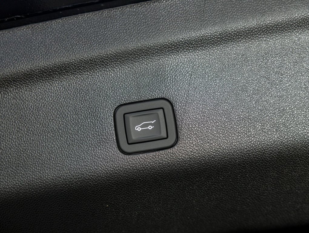 2025 Chevrolet Tahoe in St-Jérôme, Quebec - 37 - w1024h768px