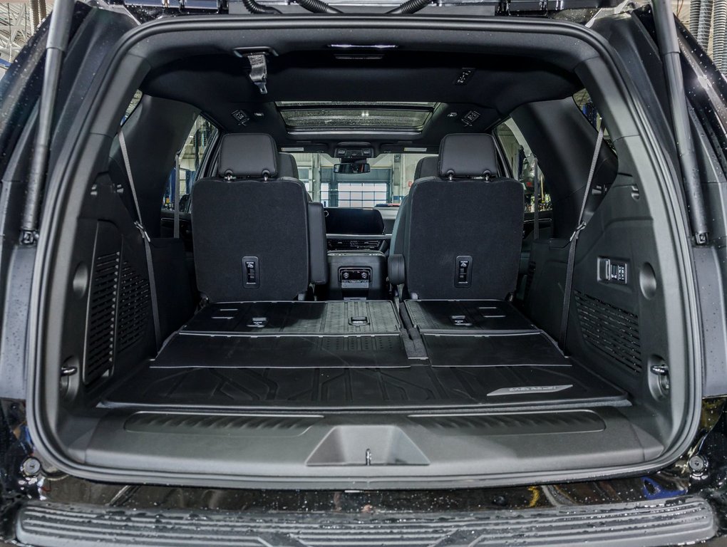 2025 Chevrolet Tahoe in St-Jérôme, Quebec - 35 - w1024h768px