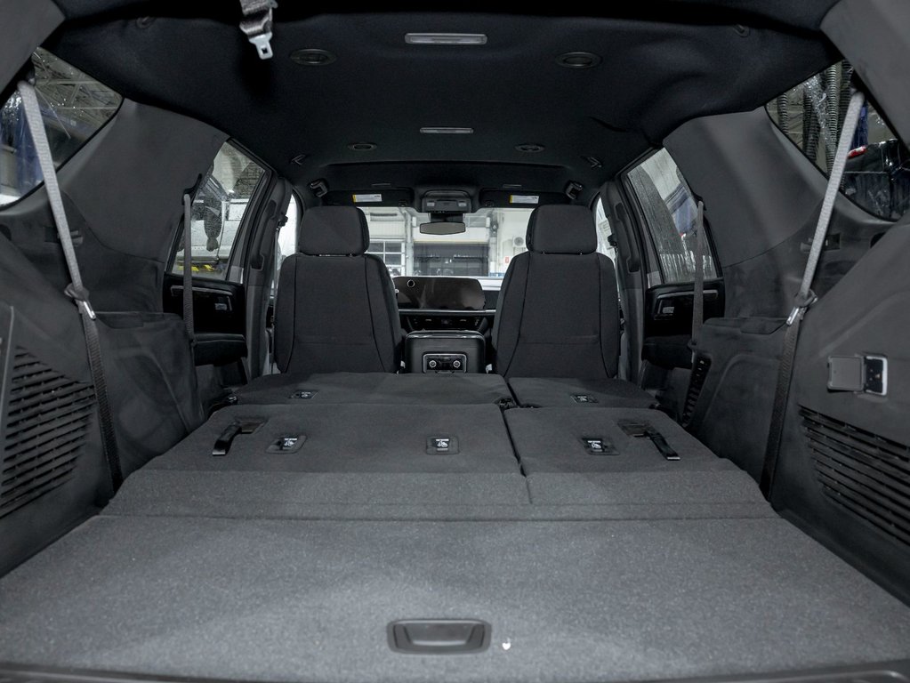 2026 Chevrolet Tahoe in St-Jérôme, Quebec - 33 - w1024h768px