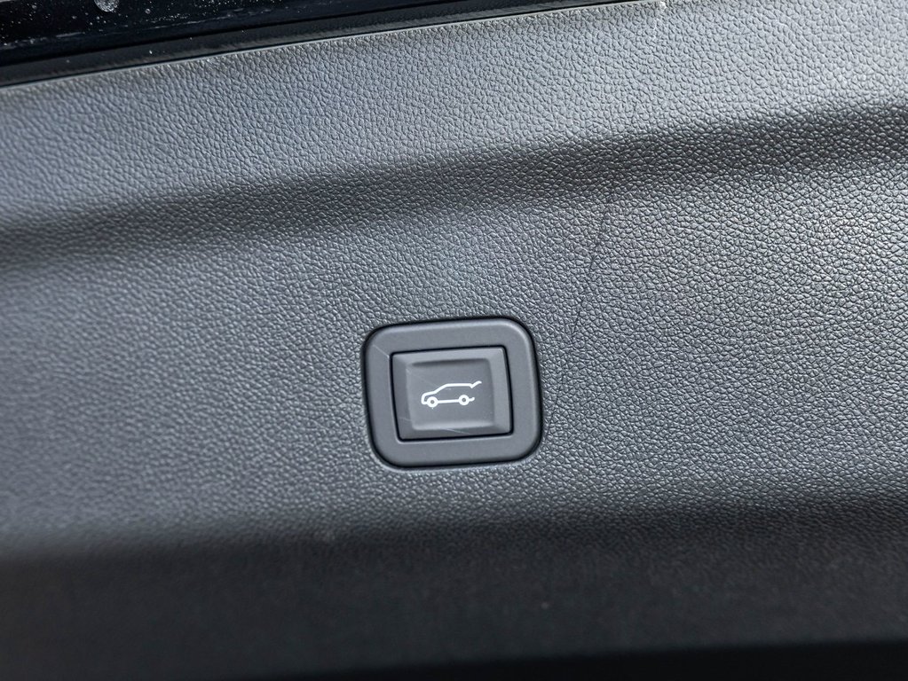 2026 Chevrolet Tahoe in St-Jérôme, Quebec - 37 - w1024h768px