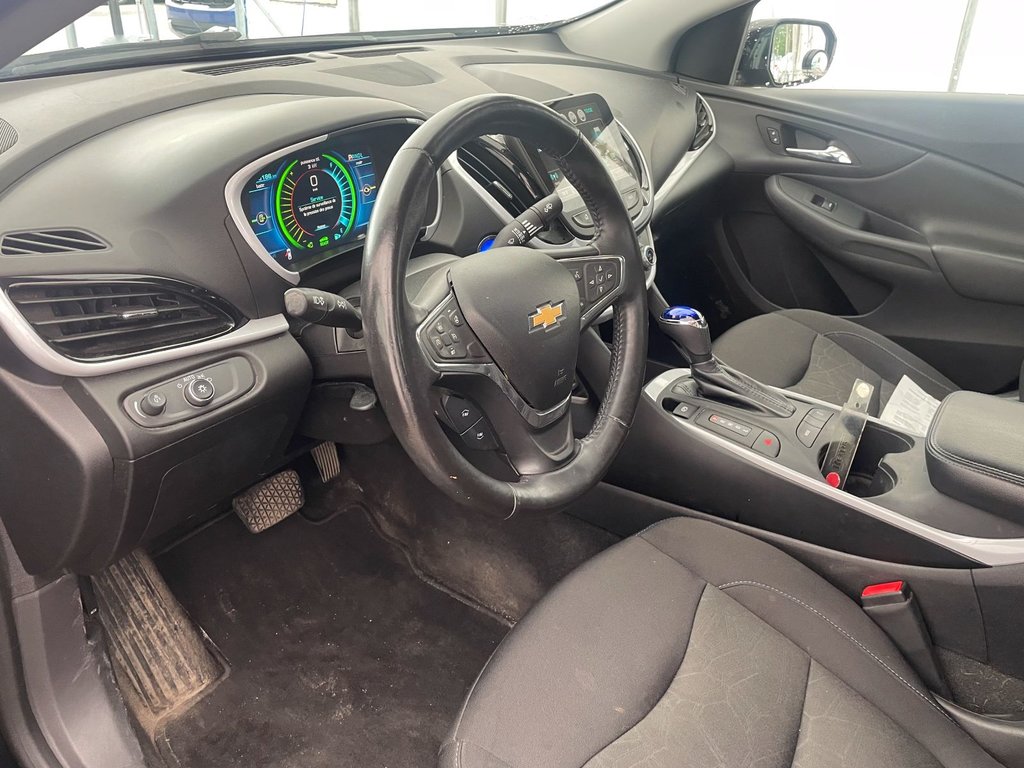 2017 Chevrolet Volt in St-Jérôme, Quebec - 3 - w1024h768px