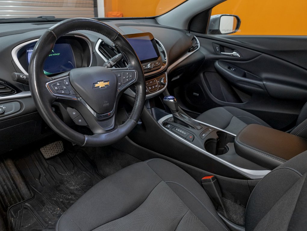 2019 Chevrolet Volt in St-Jérôme, Quebec - 2 - w1024h768px