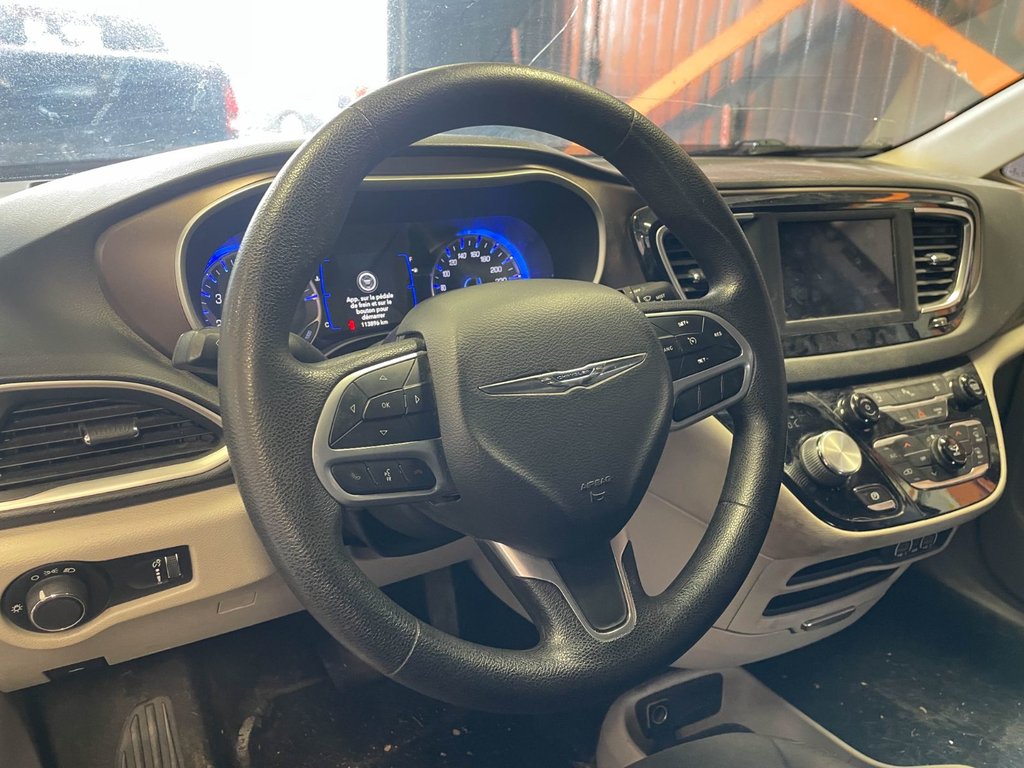 2021 Chrysler Grand Caravan in St-Jérôme, Quebec - 13 - w1024h768px