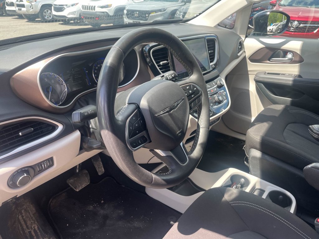 Chrysler Grand Caravan  2024 à St-Jérôme, Québec - 3 - w1024h768px