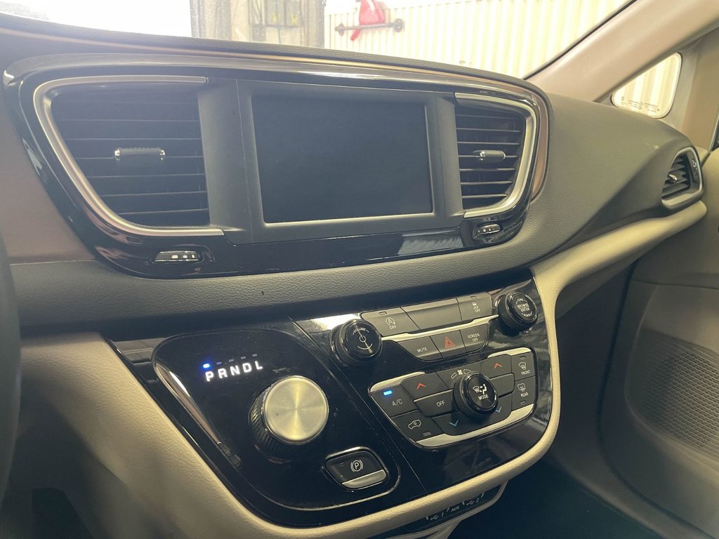 2024 Chrysler Grand Caravan in St-Jérôme, Quebec - 14 - w1024h768px