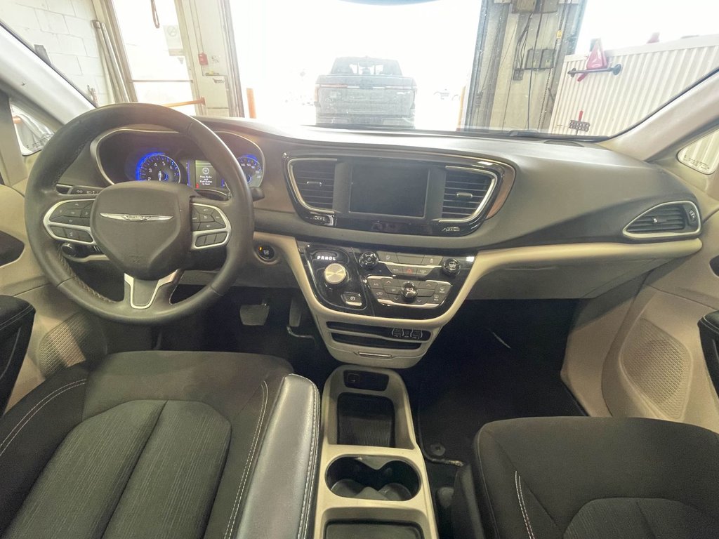 2024 Chrysler Grand Caravan in St-Jérôme, Quebec - 10 - w1024h768px