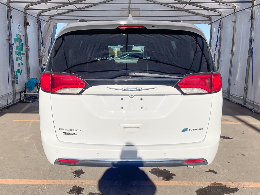 2018 Chrysler Pacifica Hybrid in St-Jérôme, Quebec - 8 - w1024h768px