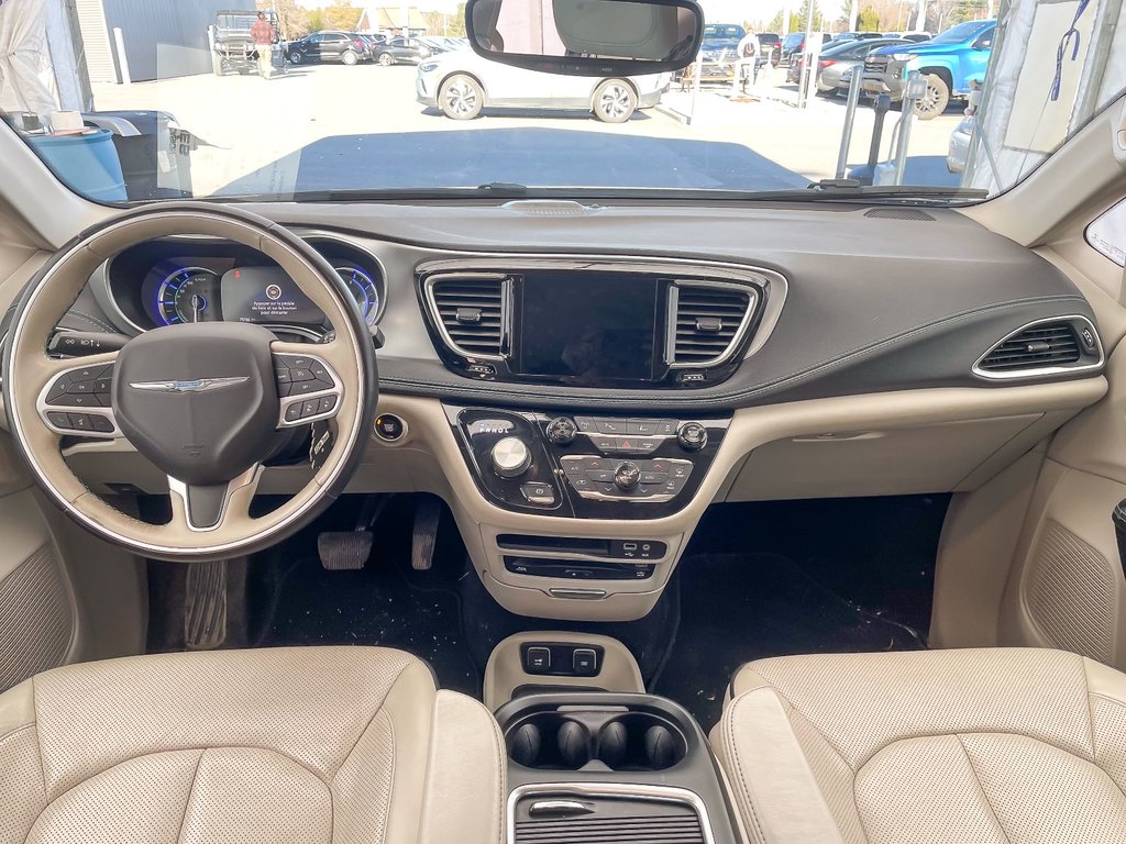 2018 Chrysler Pacifica Hybrid in St-Jérôme, Quebec - 12 - w1024h768px