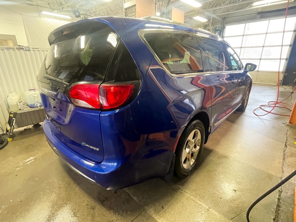 Chrysler Pacifica Hybrid  2020 à St-Jérôme, Québec - 8 - w1024h768px