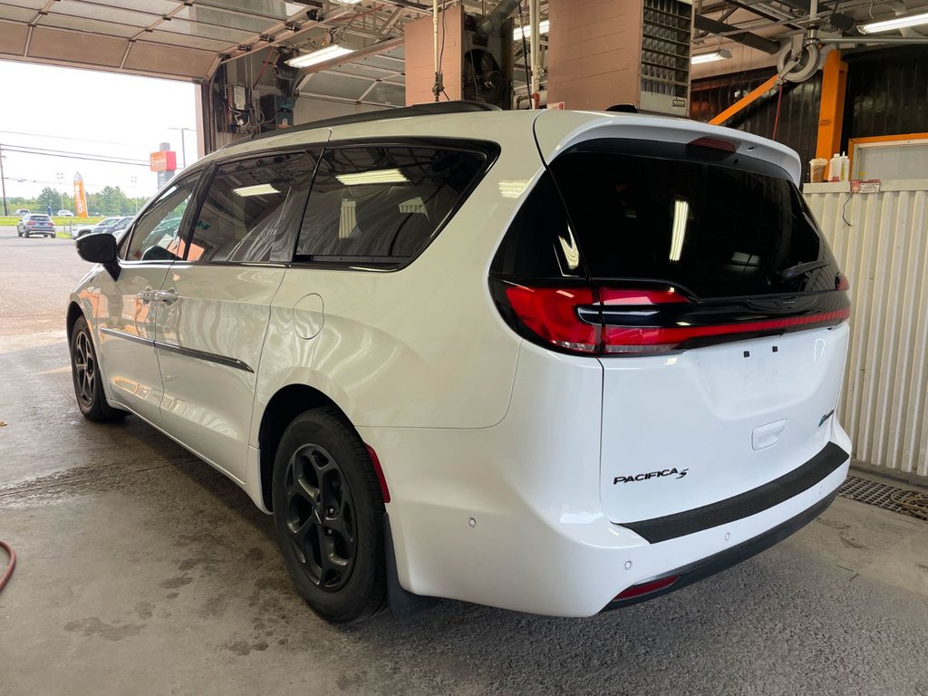 Chrysler Pacifica Hybrid  2024 à St-Jérôme, Québec - 8 - w1024h768px